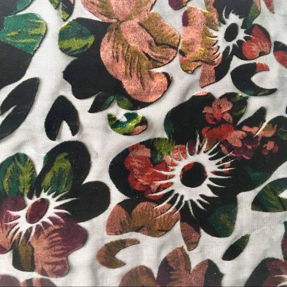 Crushed Velvet Scarf Floral Design NWOT - Picture 4 of 8